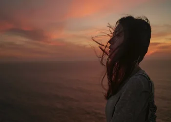 Mujeres: miremos menos hacia adentro y más hacia arriba