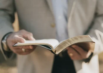 El diablo también puede predicar expositivamente: 2 ingredientes esenciales para la predicación