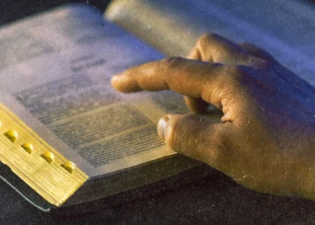 ¿Jesús es Dios? Tres argumentos bíblicos que sostienen la fe cristiana