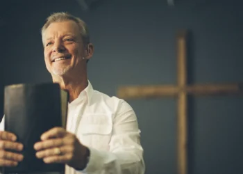 La importancia de la humildad: cómo el orgullo puede destruir el liderazgo, la unidad y el testimonio en la iglesia