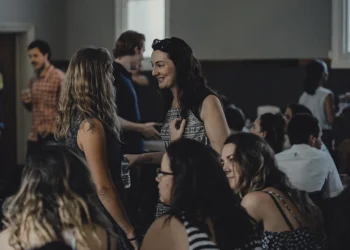 Mujer, sé fiel a tu iglesia local