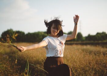 Mujer, cambia tu autoestima por admiración y asombro