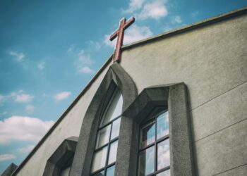 ¿Por qué un pastor debe escuchar las críticas de los miembros más antiguos sobre su predicación?