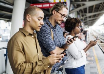 ¿Has pensado lo que te pierdes al usar tu celular?