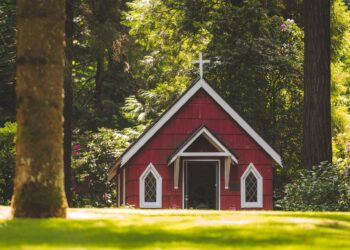 ¿Qué hacemos si un miembro excomulgado de otra iglesia aparece? 