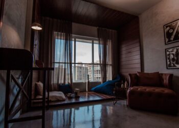 ¿Por qué debes dejar que un completo extraño se quede en tu casa?