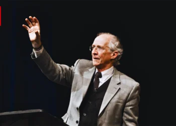 Diez críticas a la predicación de John Piper