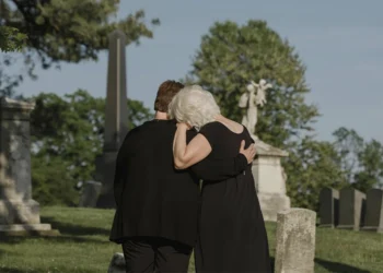 ¿Cómo acompañar a quienes sufren por la realidad de la muerte?