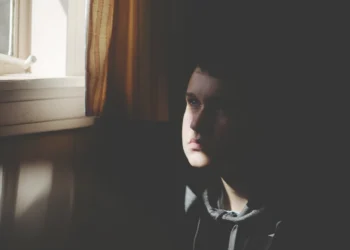 ¿Es posible adorar en el dolor? El camino trazado por Jesús