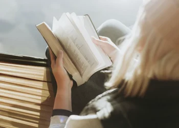 Comienza el día feliz en Dios: el arte perdido de meditar la Biblia