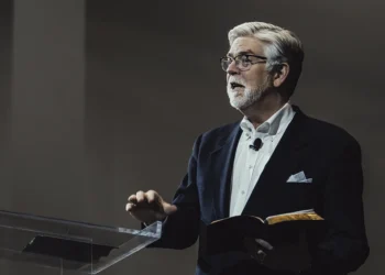 Del espectáculo a la Escritura: el poder de la sana doctrina