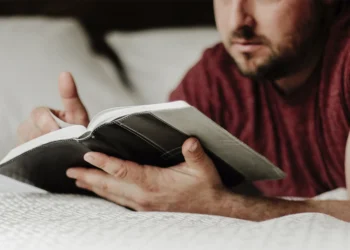 Los buenos padres “comen” sus Biblias