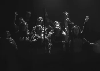 Hijos de un Dios que canta