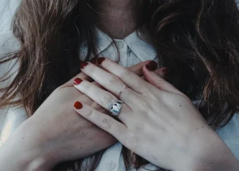 Dios, toca nuestros corazones