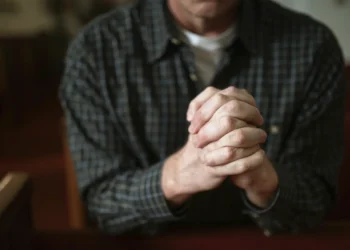 ¿Qué significa orar por tu enemigo?