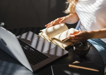 Más allá de las palabras: la traducción como ministerio y mayordomía