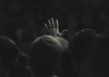 Adorar al Dios que está presente